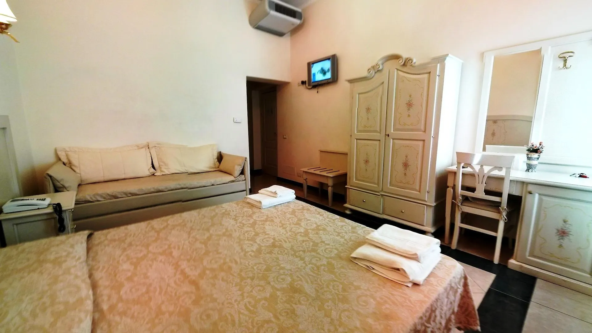 Cambridge Hotel Roma