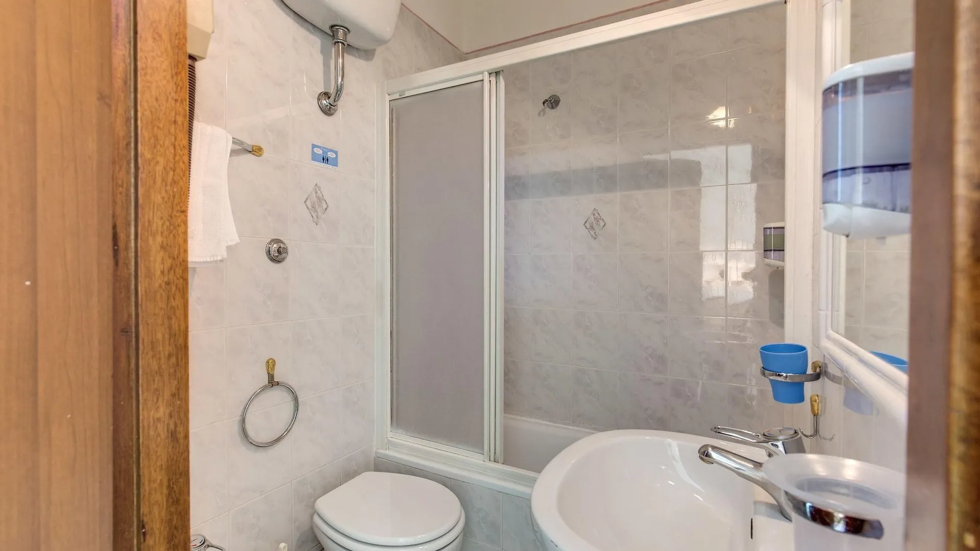 ***  Cambridge Hotel Roma İtalya