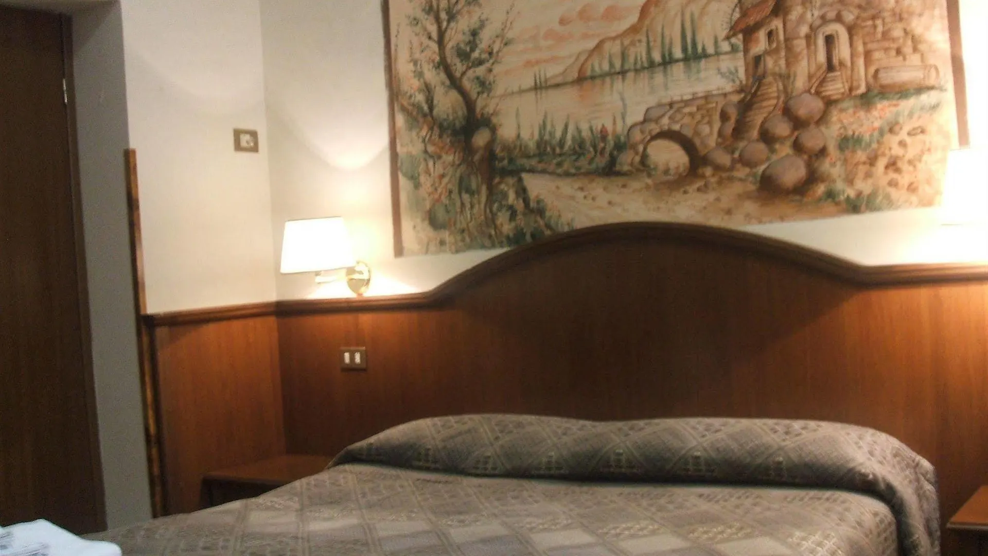 Cambridge Hotel Rome