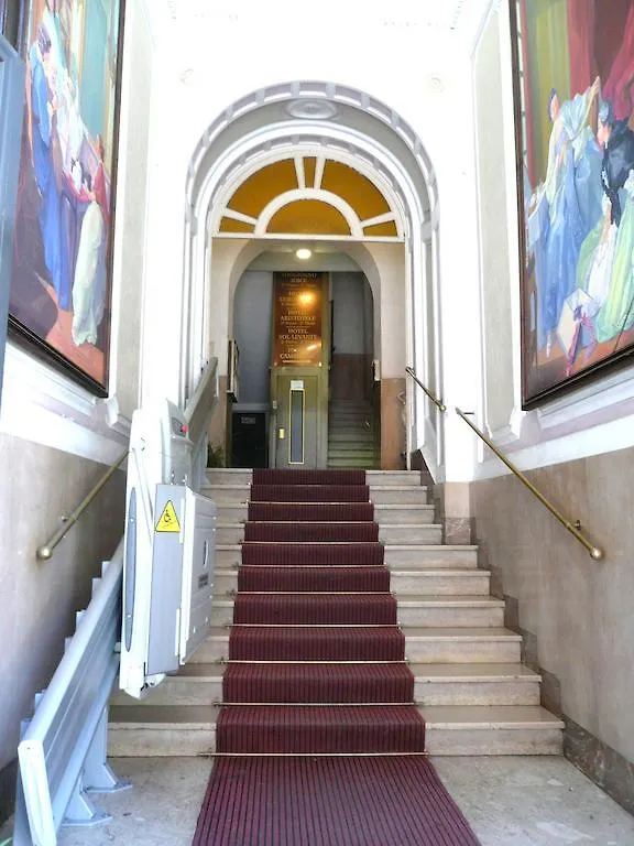Cambridge Hotel Roma 3*,