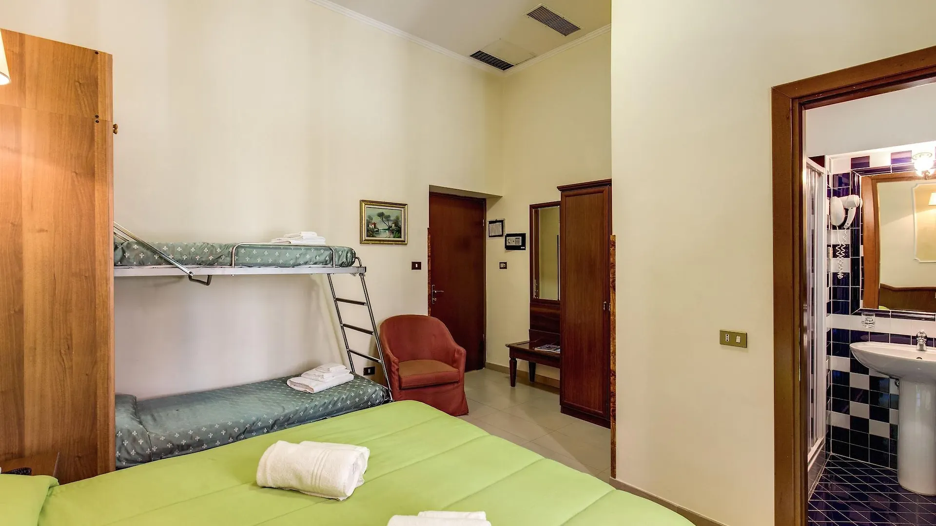 Cambridge Hotel Rome