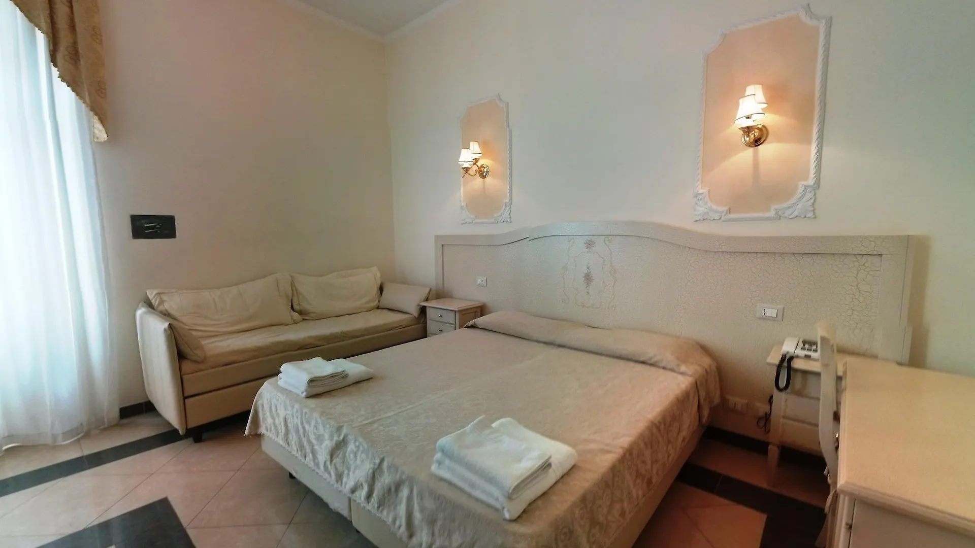Cambridge Hotel Rome