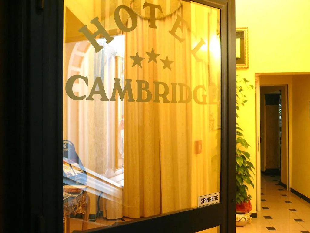 Cambridge Hotel Rome 3*,