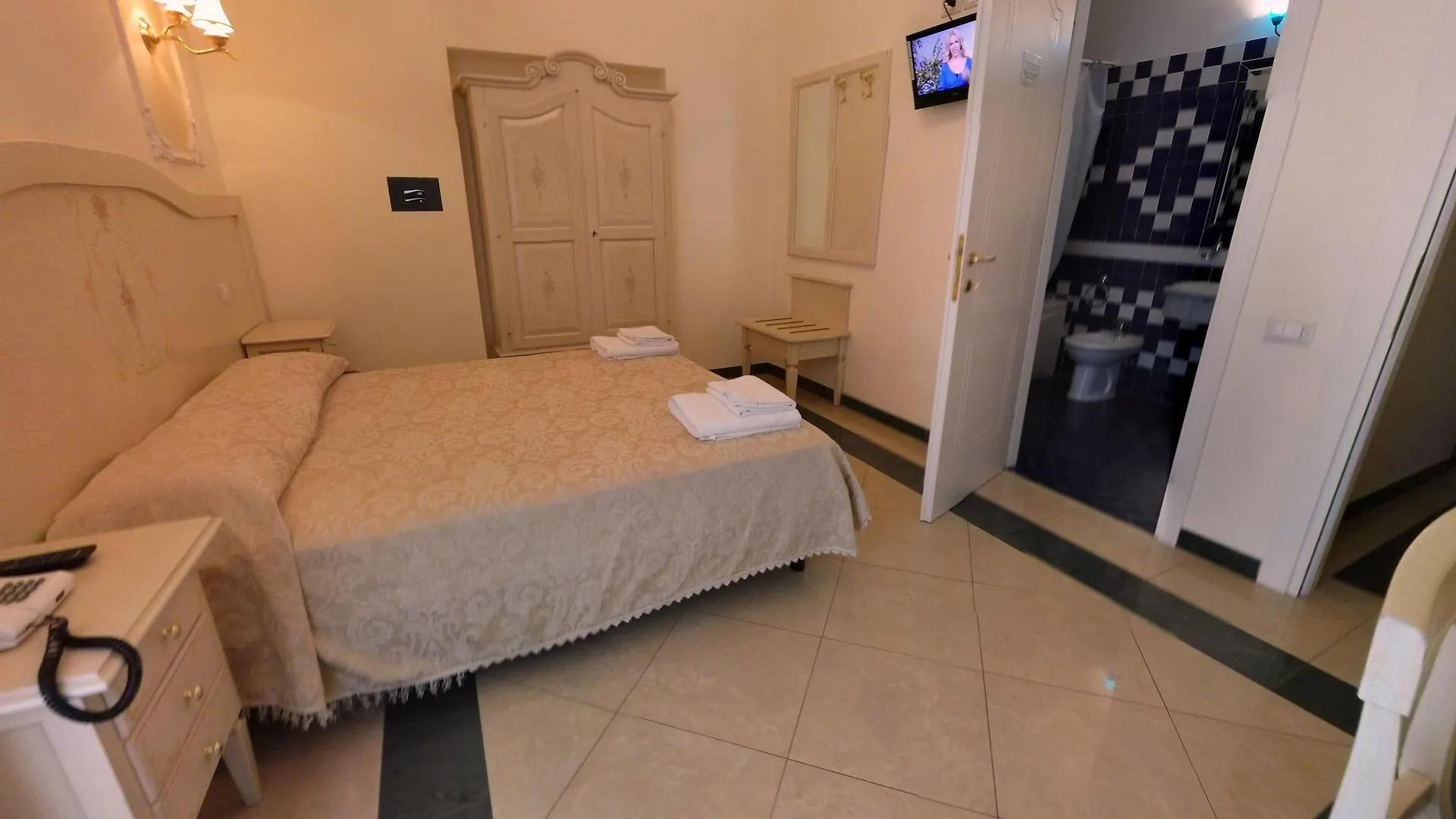 Cambridge Hotel Roma 3*,  Italia