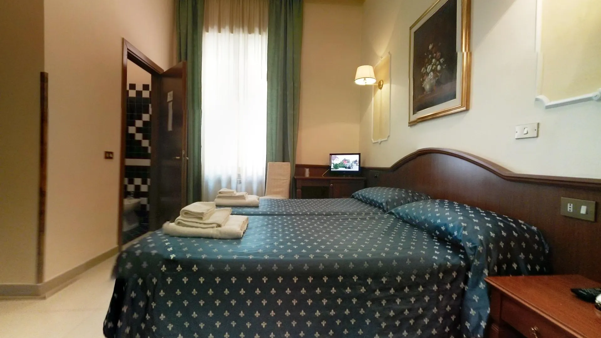 Cambridge Hotel Roma 3*,