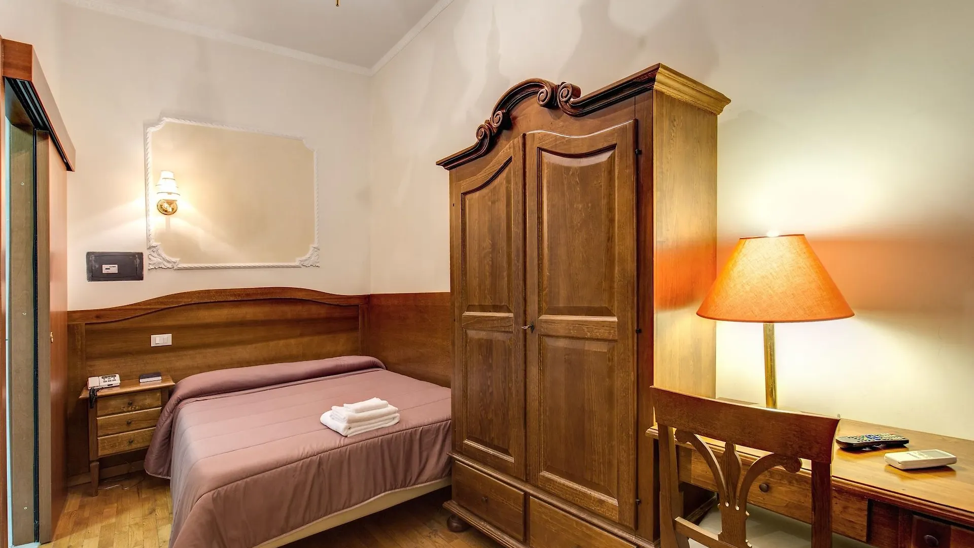 Cambridge Hotel Roma 3*,  Italia