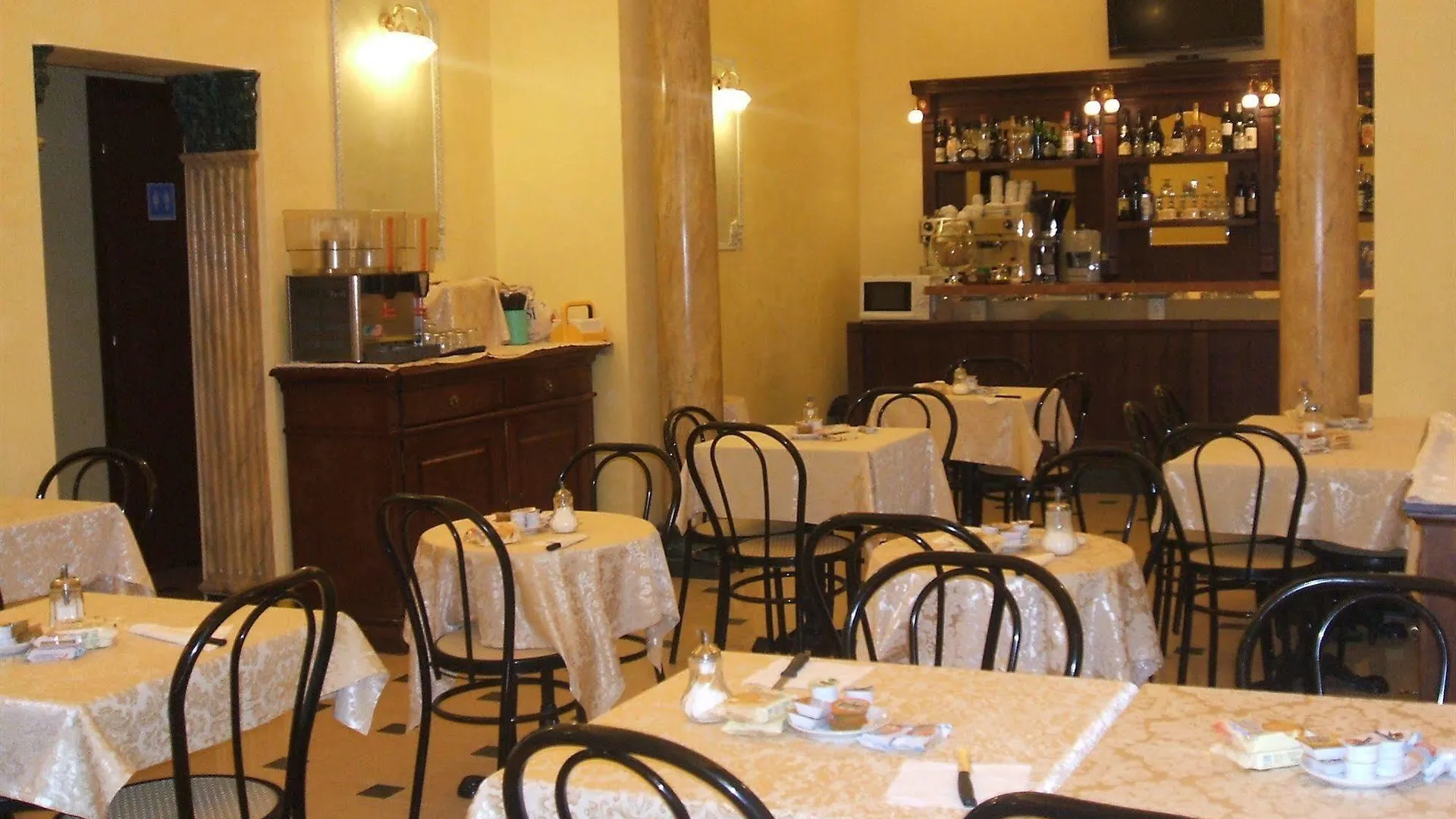 ***  Cambridge Hotel Roma Italia